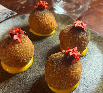 Mar y Zielo signature dishes Croquetas De Jaiba
Arroz Y Camarones De La Guajira
Chicharrón De Cerdo